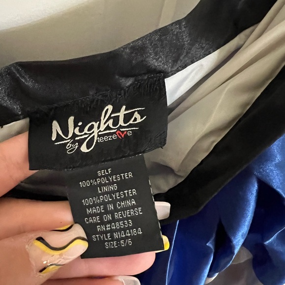 Two Piece Prom/Formal/Ball Dress - Picture 5 of 7